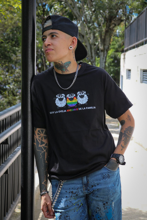 redbuzz lgbt ropa
